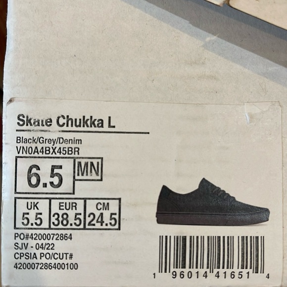 Vans WMNS Skate Chukka Low
Black/Grey/Denim
VN0A4BX45BR
Sneakers - Picture 16 of 16